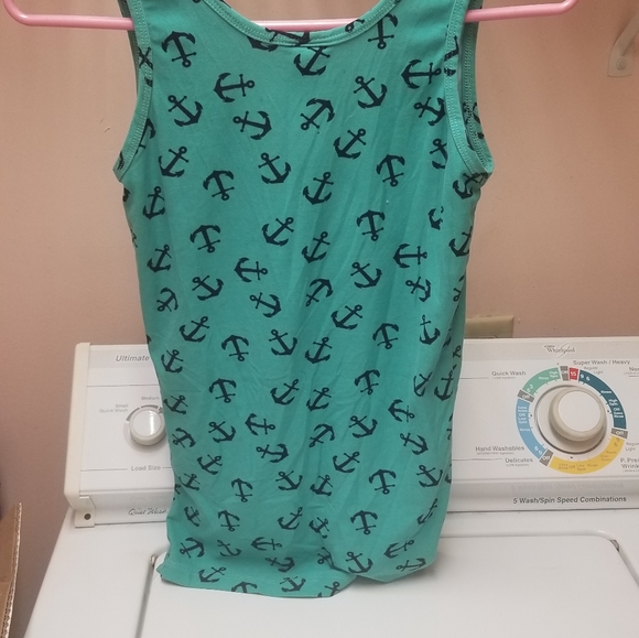 Tank top - Picture 2 of 3